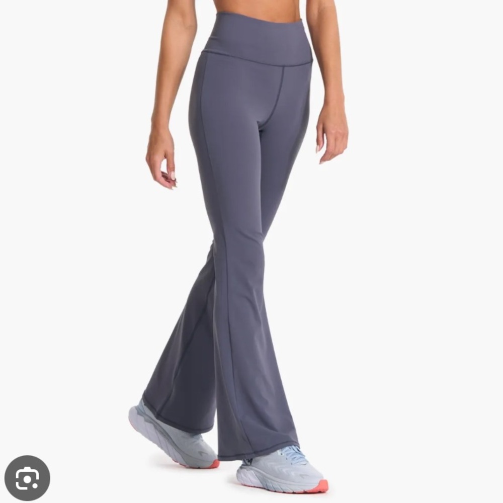 Vuori Studio Flare Legging NWT